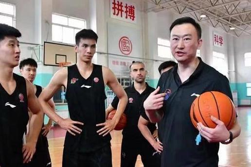 杨金蒙去哪了？青岛男篮球员近况追踪