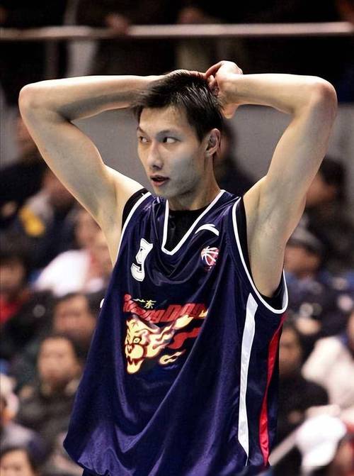 想知道CBA球员一年能赚多少钱？深度揭秘CBA薪资内幕