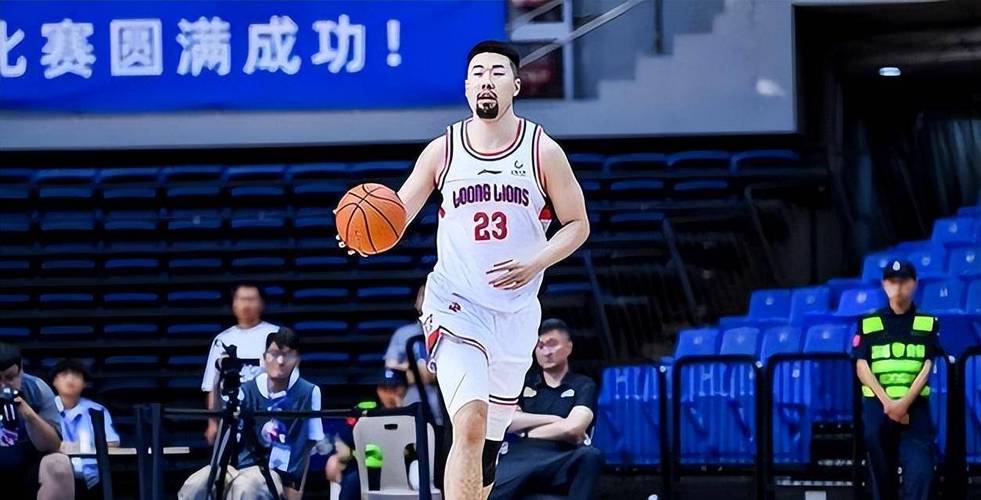 CBA新星对决：王泉泽能否超越张镇麟？