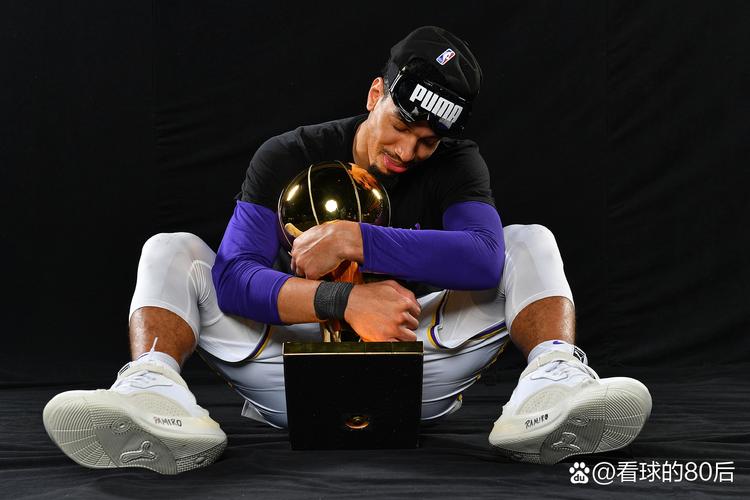 九指格林：从NBA球星到野球场传奇，他的经历令人震撼
