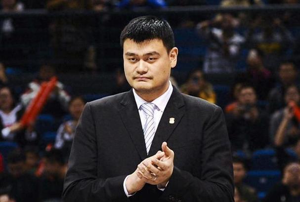 姚明什么时候退役的？揭秘中国篮球巨人退役时间