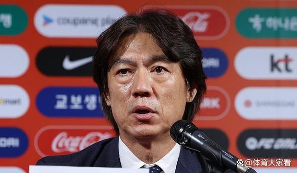 现在韩国足球队主教练是谁？权威信息，带你一览韩国足球教练变动！