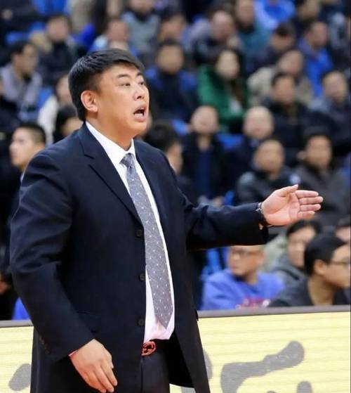 山东男篮新任主教练是谁？带你了解球队新动向