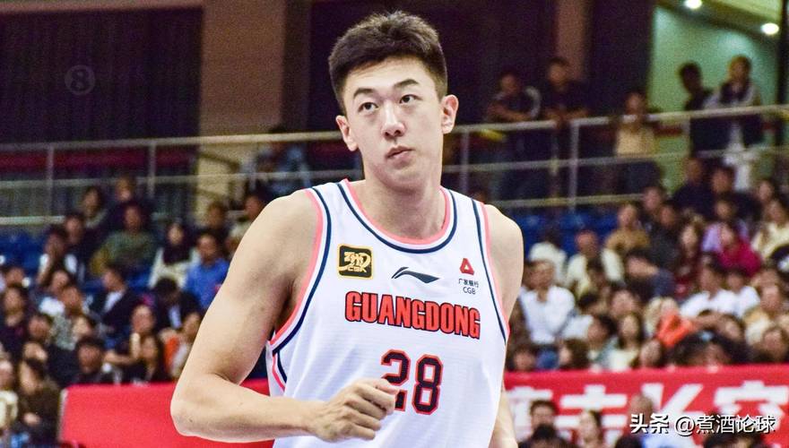 王少杰VS张宁：究竟谁是CBA赛场上的王者？