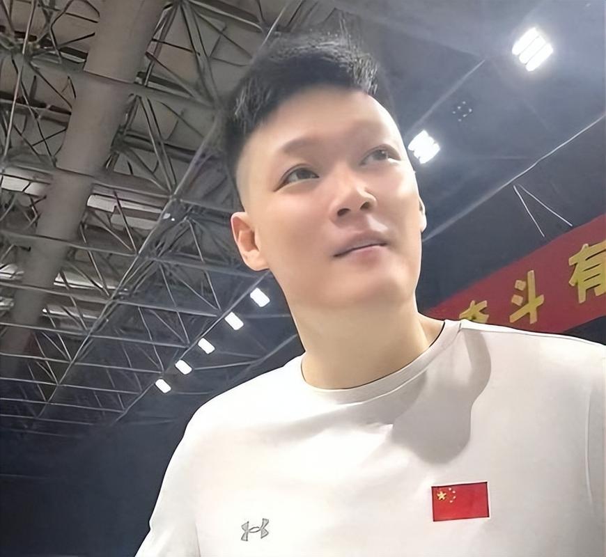 揭秘任骏飞的真实年龄！他今年究竟多少岁？