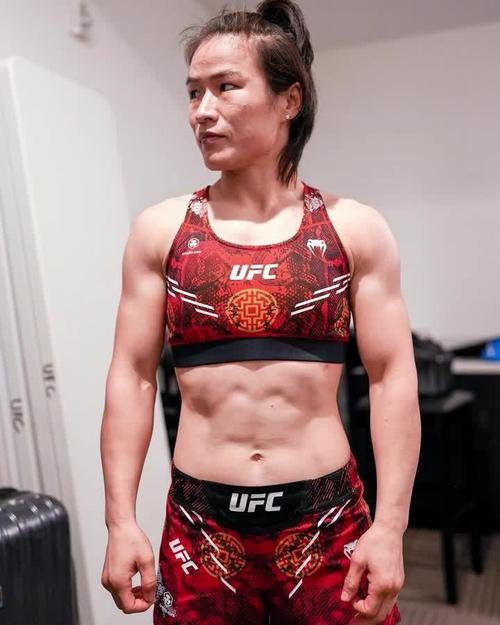 张伟丽对战泰森胜算几何？MMA与拳击规则差异分析