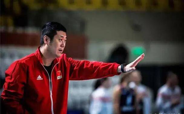 你知道中国女排主教练是谁吗？赵勇教练带队备战奥运！