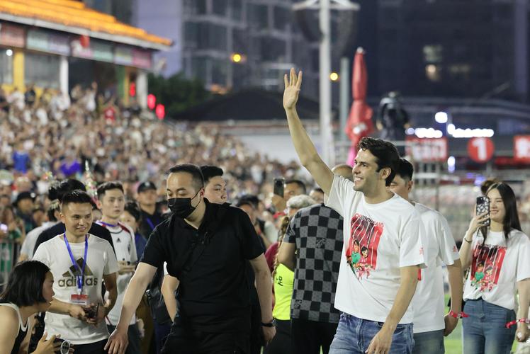 卡卡中国行引发争议：真相究竟如何？
