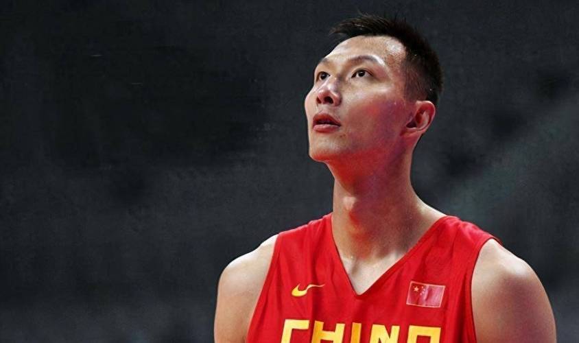 易建联最新动向：他去哪儿了？现在在做什么？