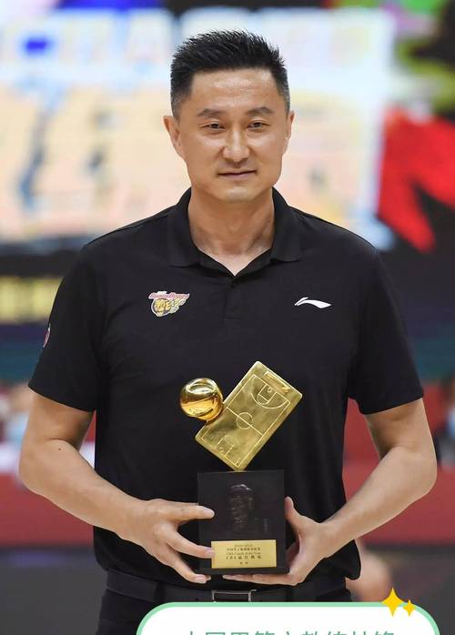 杜锋身高多少？揭秘中国男篮主教练的身高真相！