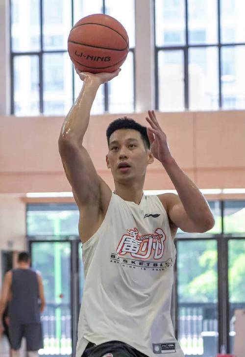 广州男篮弃用林书豪？背后原因究竟是什么？