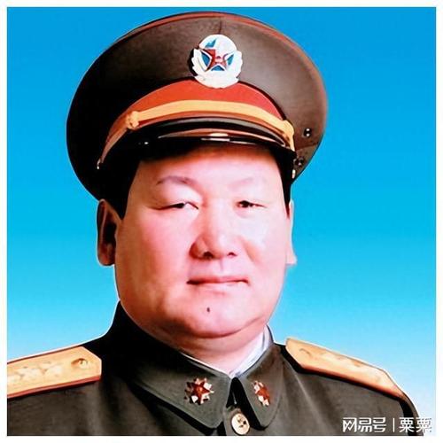上将和省委书记谁级别更高？军衔与官职如何比较？