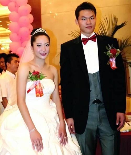 朱芳雨前妻的感情生活，为何至今仍是单身？