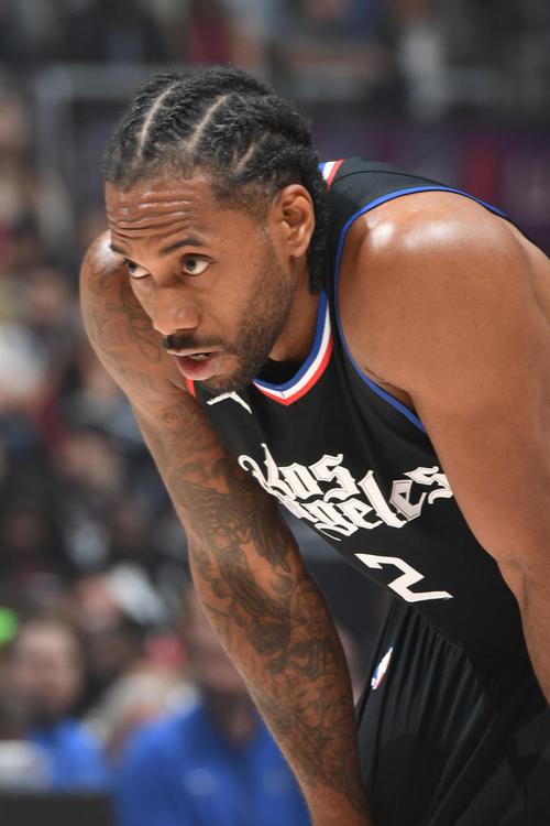 莱昂纳德是谁？NBA巨星莱昂纳德的传奇生涯与荣誉盘点