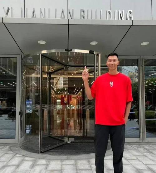 易建联最新动向：他去哪儿了？现在在做什么？