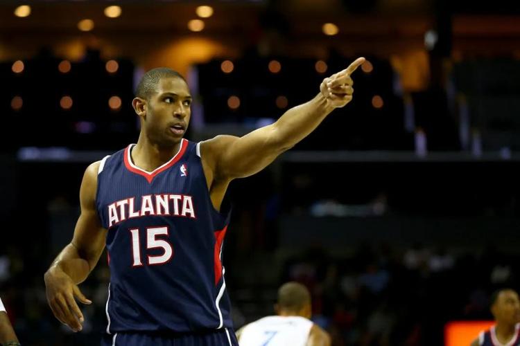 NBA球星霍福德的国籍是哪里？他的职业生涯和个人信息