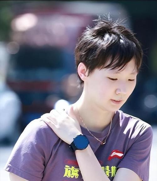 王曼昱身高176cm？看看照片你就知道了