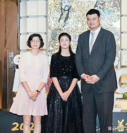 14岁姚沁蕾身高多少？遗传了父母优良基因，已超过1米9！