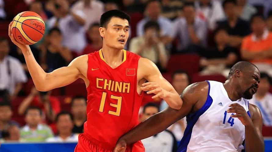 姚明身高2米26是真的吗？细数他辉煌的篮球生涯