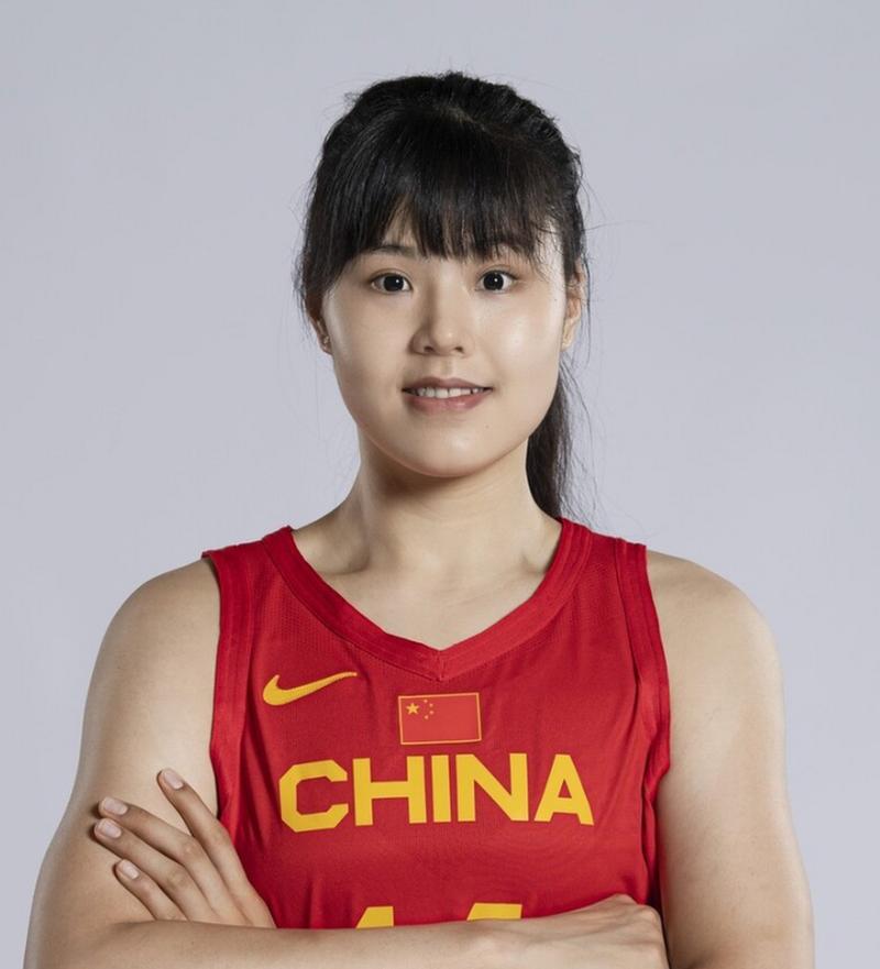 李月汝身高体重是多少？看看这惊人数据！