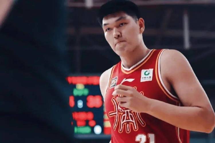篮球运动员刘传兴是哪里人？他的家乡和成长经历是怎样的？