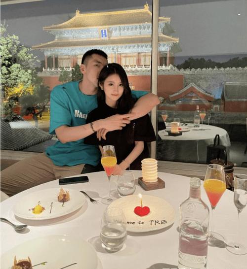 细扒杜锋第一任妻子：游泳冠军的隐秘人生