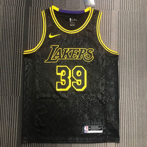 揭秘：尼克杨NBA生涯各个时期球衣号码大全