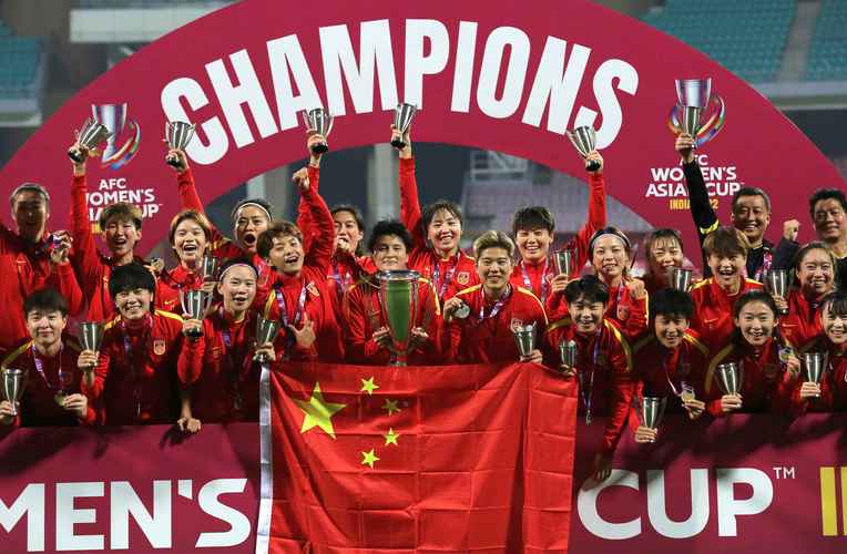 国足实力堪忧！连女足都赢不了，未来何去何从？