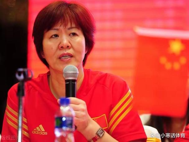 女排传奇郎平年薪多少人民币？收入令人咋舌
