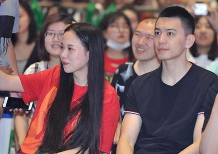 深扒杨鸣妻子唐佳良：他们的离婚原因是什么？