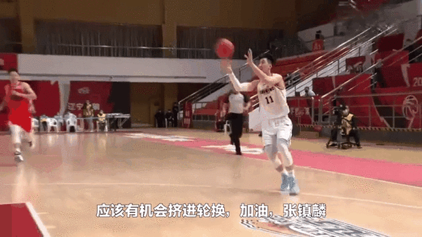 CBA新星对决：王泉泽能否超越张镇麟？