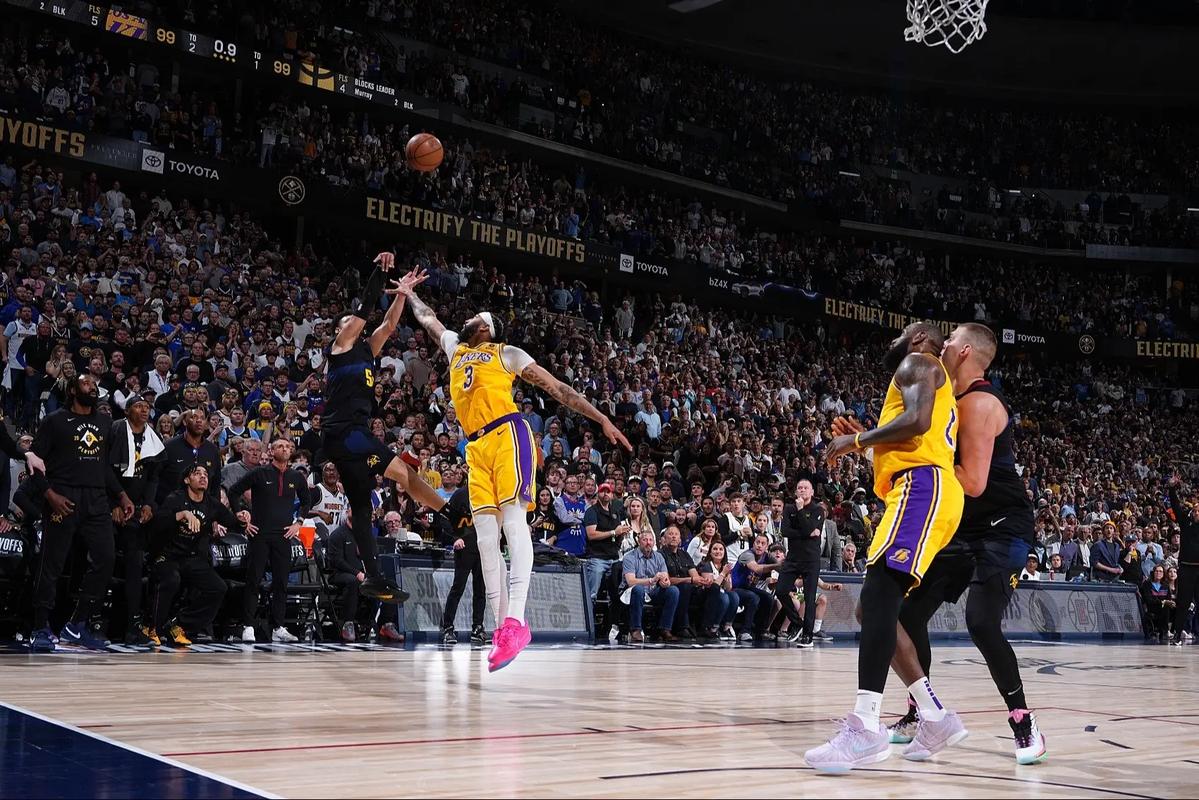 牛逼啊NBA！那些令人热血沸腾的瞬间！