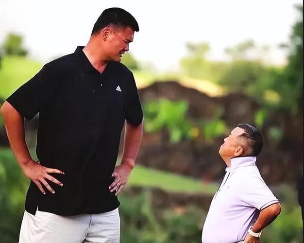 姚明和奥尼尔谁更强？数据对比告诉你答案