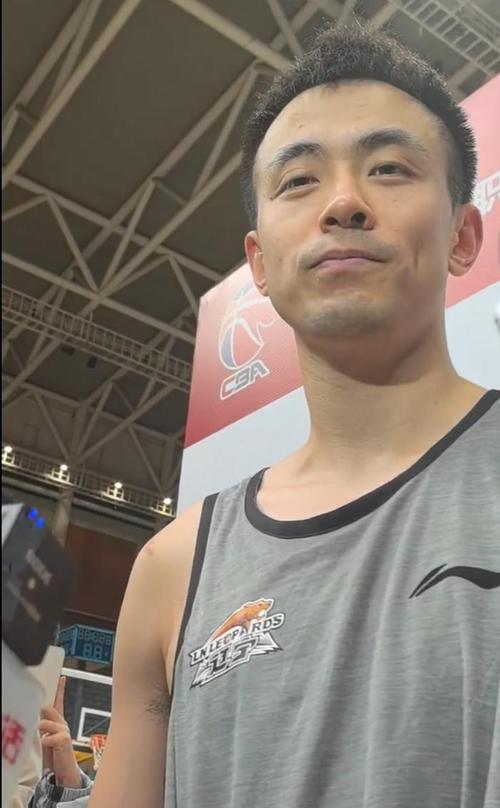揭秘赵继伟的实际身高，185cm的官方数据靠谱吗？