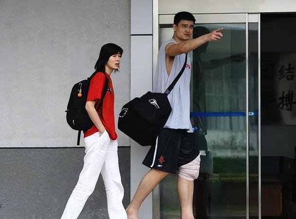 姚明第一个老婆是谁？篮球巨星的幸福家庭