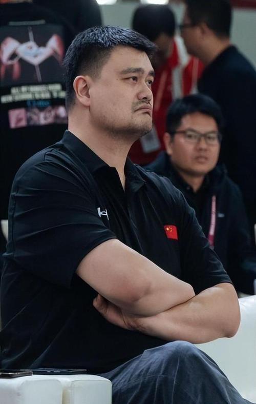 姚明是NBA巨星吗？深度解读其影响力和篮球成就
