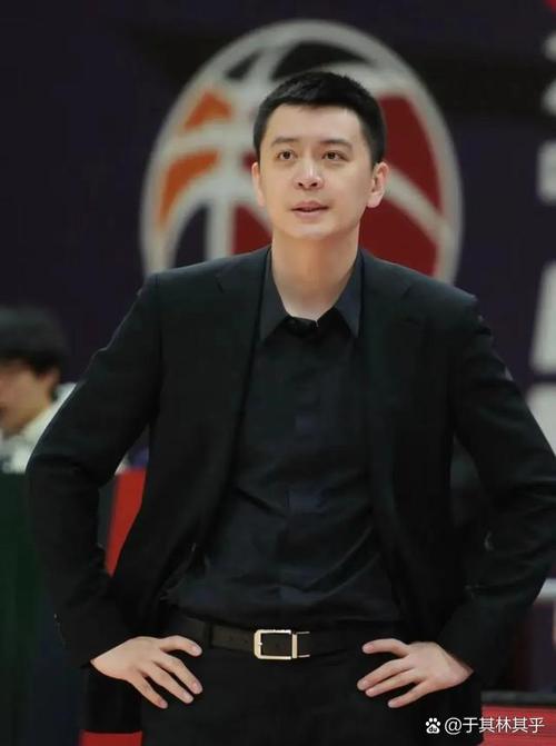 杨鸣身高195cm是真的吗？深度解析其身体素质