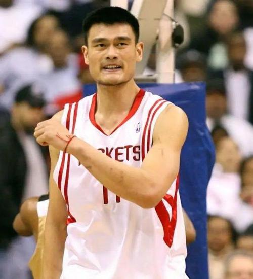 姚明什么时候退役的？揭秘中国篮球巨人退役时间