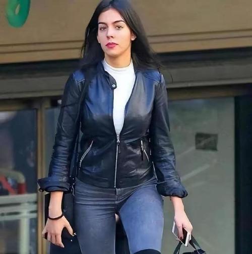 八年爱情长跑！C罗和女友结婚了吗？粉丝都在等答案