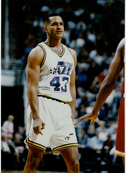 霍华德为什么没人要？36岁老将的NBA生涯为何走到尽头？