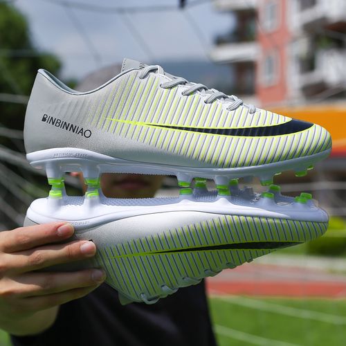 想买C罗CR7球鞋？先看看这些价格信息！