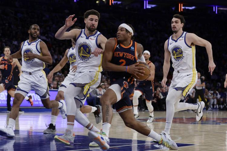 勇士4年3冠是哪年？那些年他们如何称霸NBA？