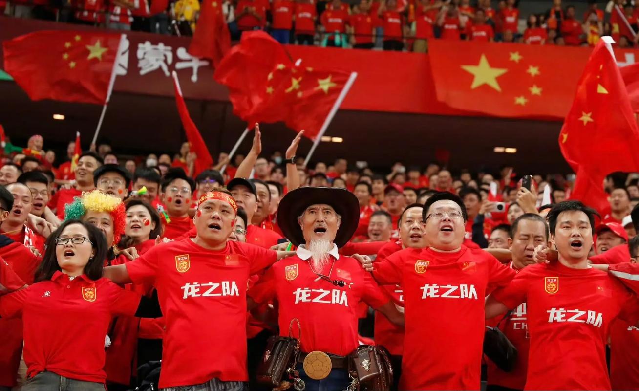 为什么02年国足的十号球衣不再出现？