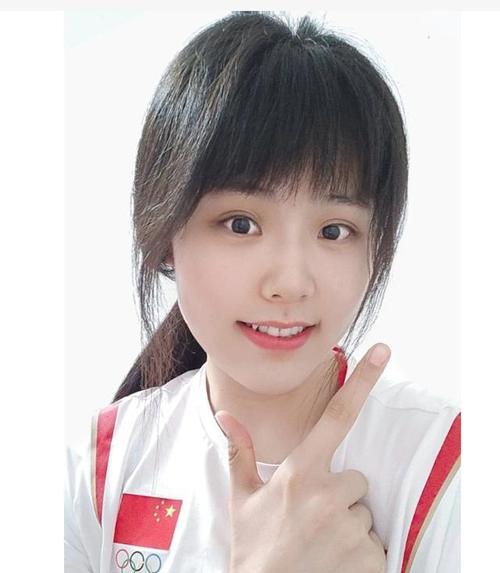 李月汝身高体重是多少？看看这惊人数据！