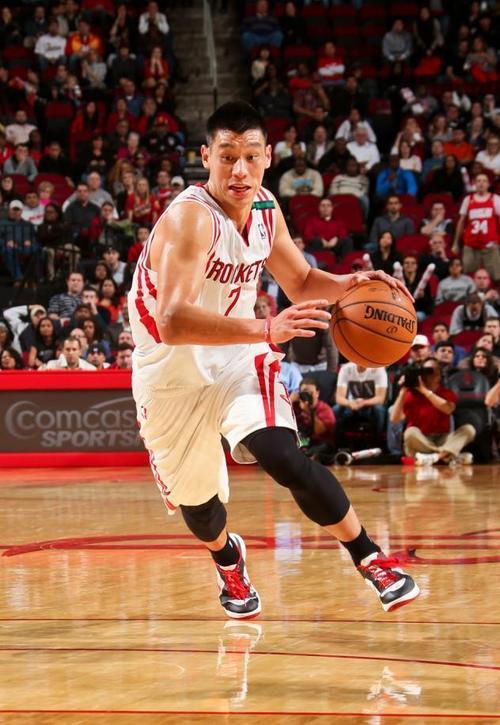 林书豪NBA生涯回顾：效力过哪些球队？现在在哪打球？