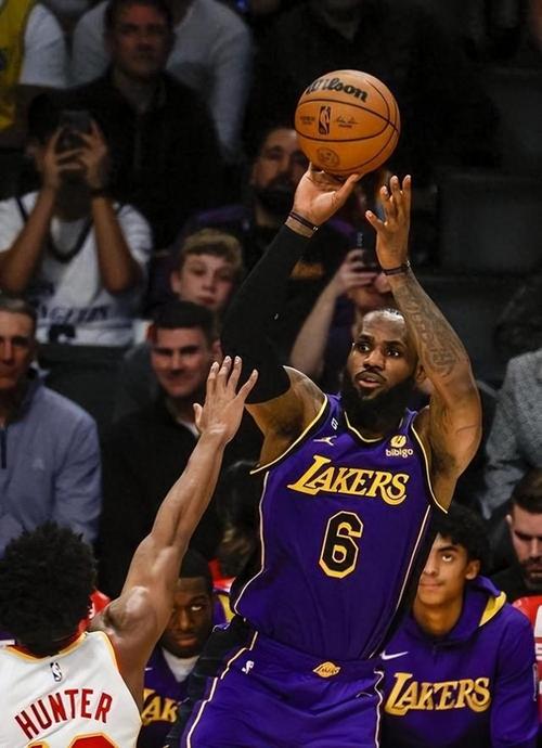 NBA名人堂都有哪些传奇巨星？揭秘篮球殿堂级人物！