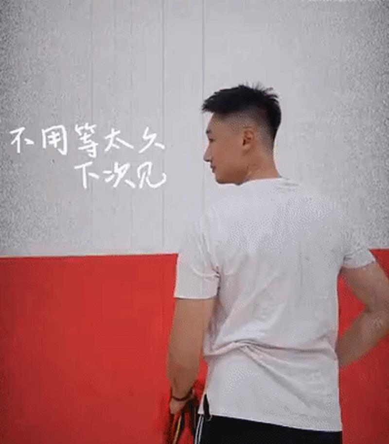 李京龙去哪了？探秘CBA名将退役后的生活和事业。