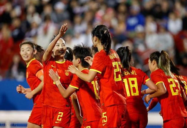 国足实力堪忧！连女足都赢不了，未来何去何从？