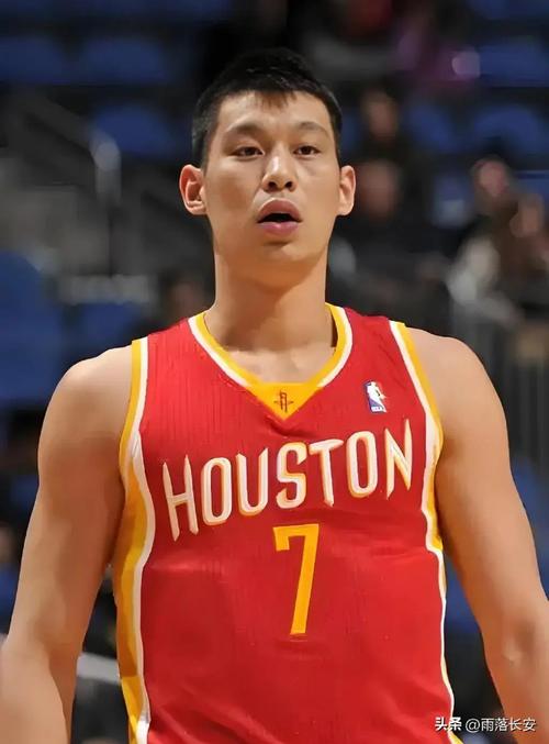林书豪NBA生涯回顾：效力过哪些球队？现在在哪打球？