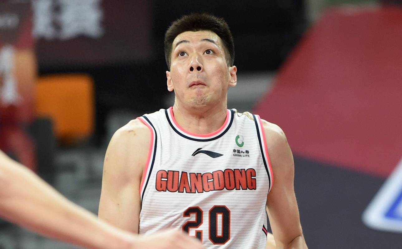 揭秘任骏飞的真实年龄！他今年究竟多少岁？